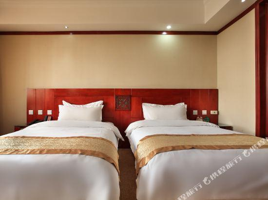 Bedroom 5, Baseli Hotel (Lijiang Ancient Town Bus Station), Lijiang