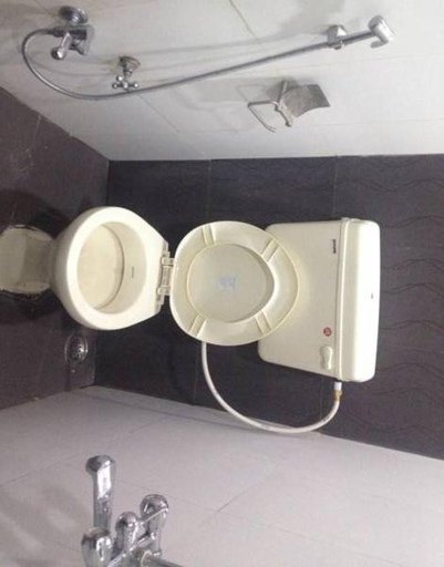 Bathroom 3, Hotel pariwar, Aurangabad