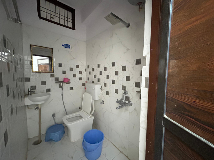 Bathroom, Ashish Guest House Udaipole, Udaipur