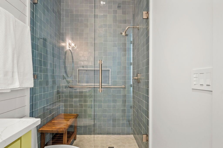 Bathroom 3, La Mer 112 RET, Nueces
