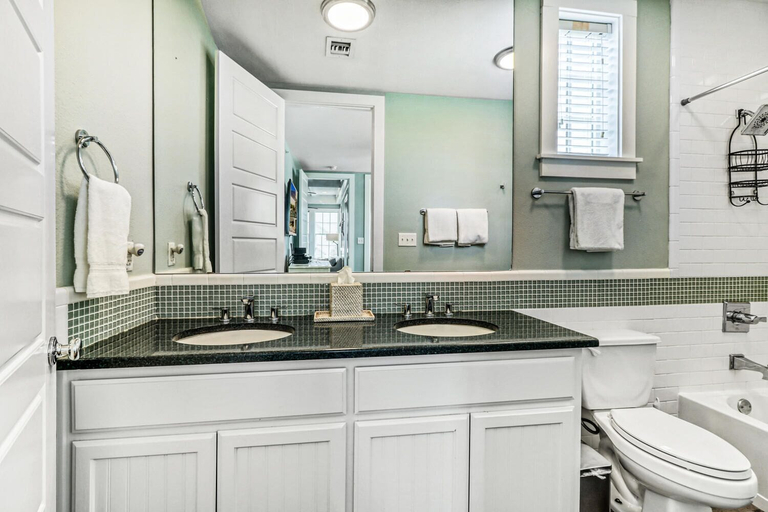 Bathroom 4, Turtle Cove TC 1209, Nueces