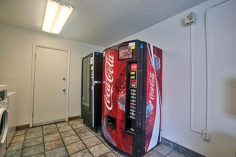Food & Drinks, Motel 6-Tallahassee, FL, Leon