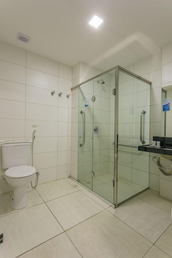 Bathroom 5, Nord Easy Patos, Patos