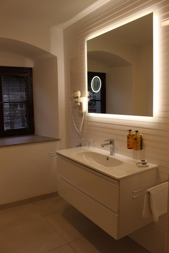 Bathroom 4, Zamek Trest, Jihlava