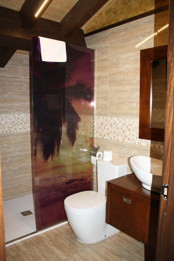 Bathroom 3, Hotel Rural El Reundu, Asturias