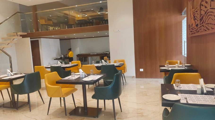 Food & Drinks 5, Element by Monarch, Pune