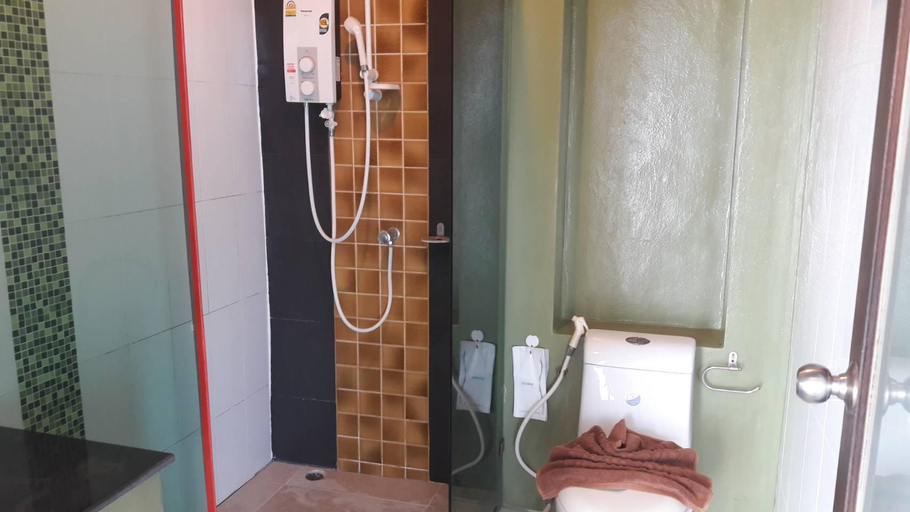 Bathroom 5, Lantagardenhill Resort And apartment, Ko Lanta