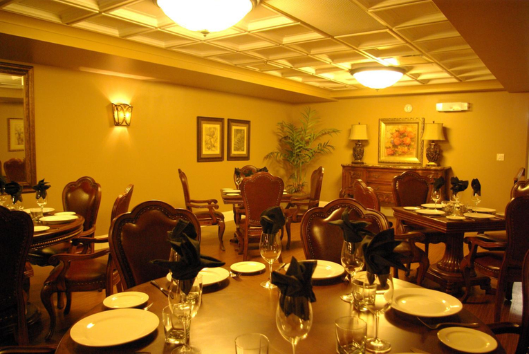 Food & Drinks 5, Grant Hall Hotel, Division No. 7