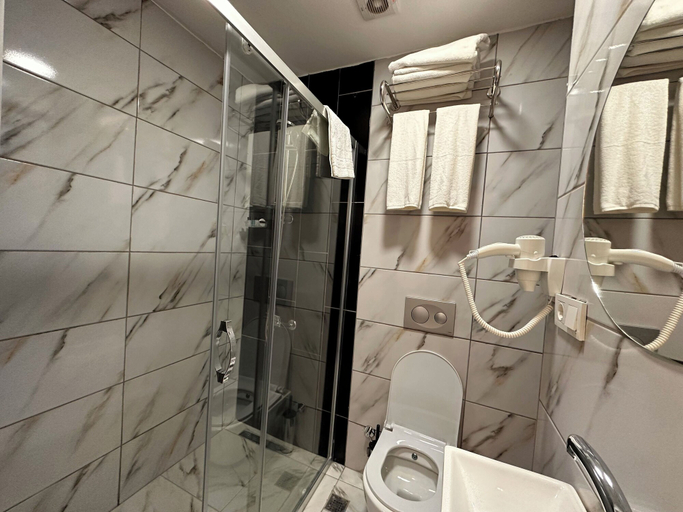 Bathroom 5, Harran Hotel, Fatih