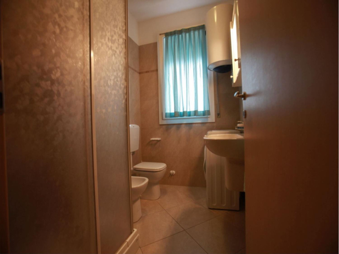 Bathroom, Elegant apartment near the beach, Rovigo