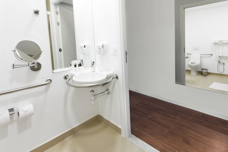 Bathroom 5, Ramada Campinas Viracopos, Campinas