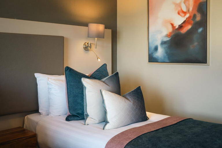Bedroom 3, The Gleneagle Hotel & Apartments