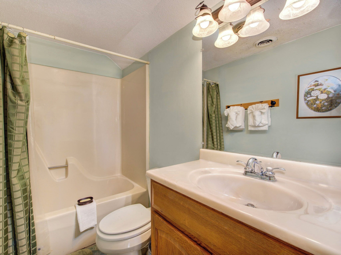 Bathroom 4, Mountain Treasure by Jackson Mountain Rentals, Sevier