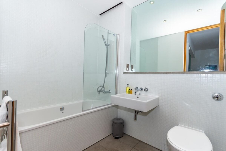 Bathroom, 1 Bed- Pureserviced 42 Brewhouse, Plymouth