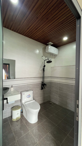 Bathroom 3, Mountain Nest Villa Dalat - BBQ-Camping, Lạc Dương