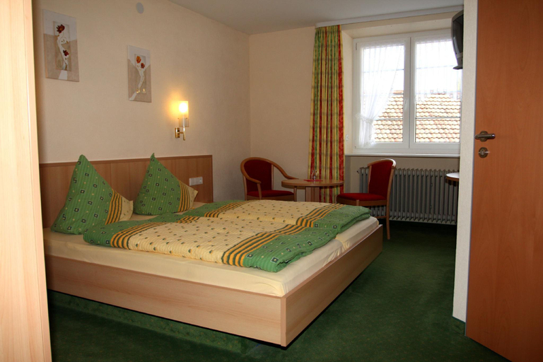 Bedroom 2, Hotel Gasthaus Engel Luttingen, Waldshut