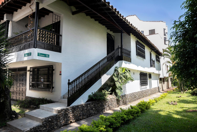 Others 3, Casa Rosales, Medellín