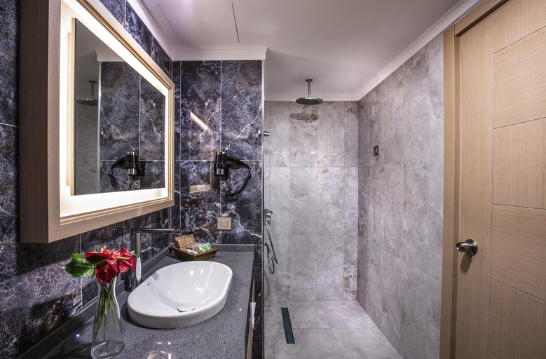 Bathroom 4, Korumar Ephesus Beach & Spa Resort - Ultra All Inclusive, Selçuk