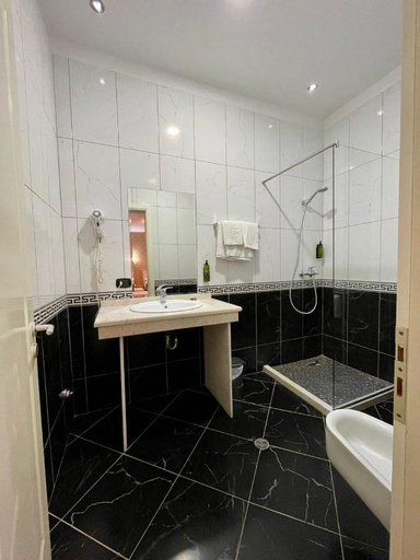 Bathroom 5, AMH Hotel, Durrësit