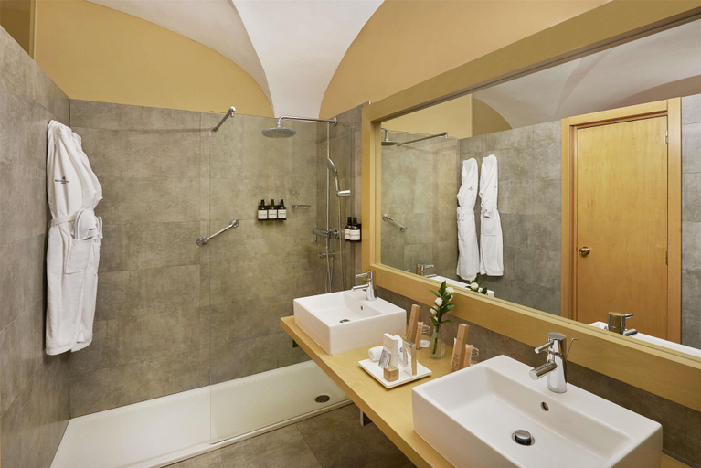 Bathroom 4, NH Collection Cáceres Palacio de Oquendo, Cáceres