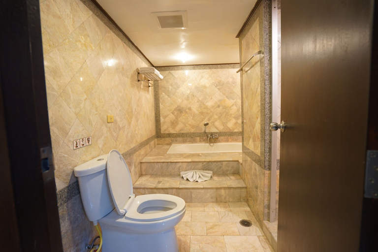 Bathroom 7