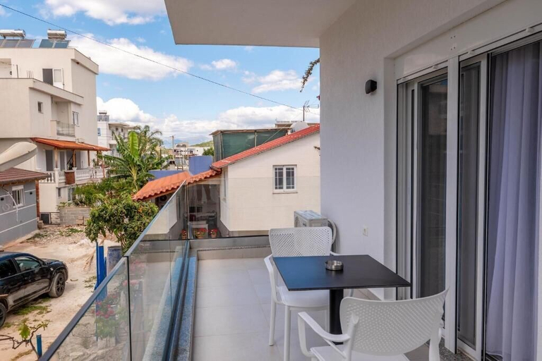 Others 4, Apartments Margarita, Sarandës