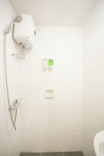 Bathroom 5, Genius Jakarta - Gading Greenhill Apt, Jakarta Utara