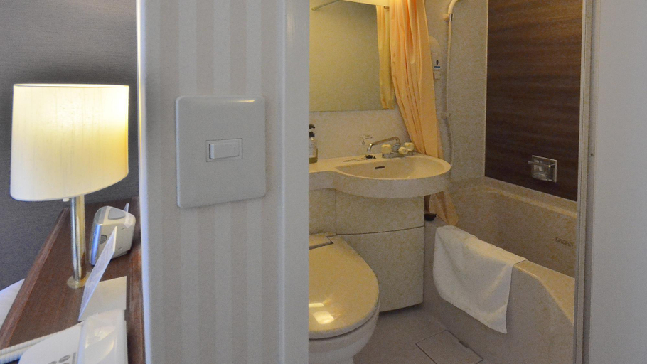 Bathroom 4, Omura Central Hotel, Ōmura