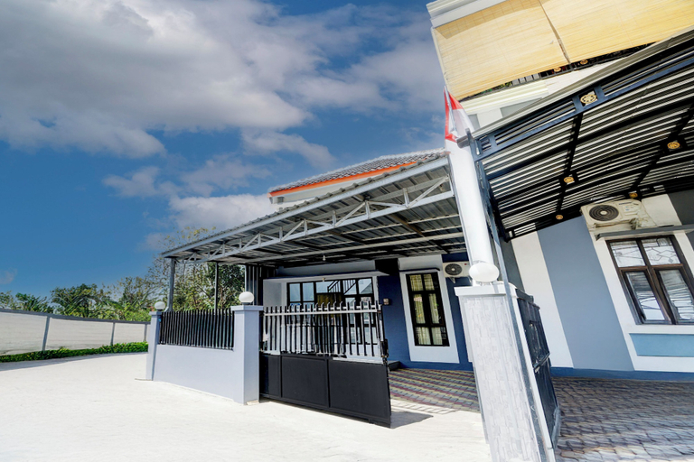 Exterior & Views 2, Hotel O MIOXIO Syariah Kost, Ponorogo