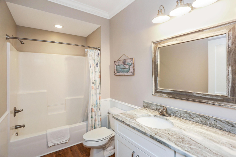 Bathroom 1, Treasure Road, Gulf