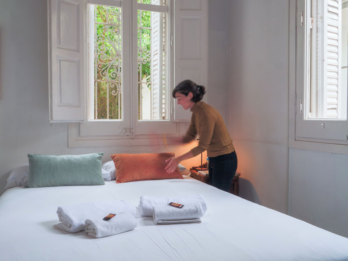 Bedroom 3, Verdi 254, Barcelona