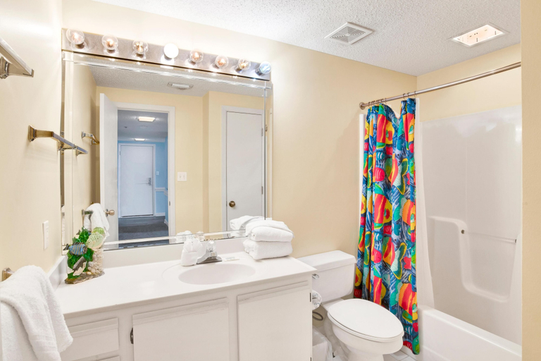 Bathroom 4, Shoalwater 903, Baldwin