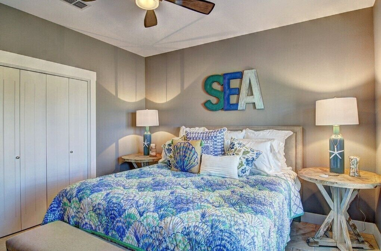 Bedroom 2, Shore Beats Workin' 216 BE, Nueces