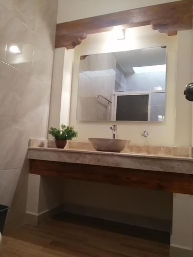 Bathroom 2, Hotel San Diego, Ezequiel Montes