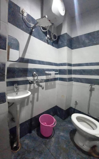 Bathroom 4, Hotel Shiv Ganga, Varanasi