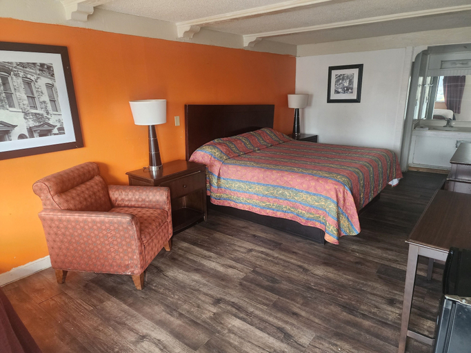 Others 1, Sunrise inn, Cecil