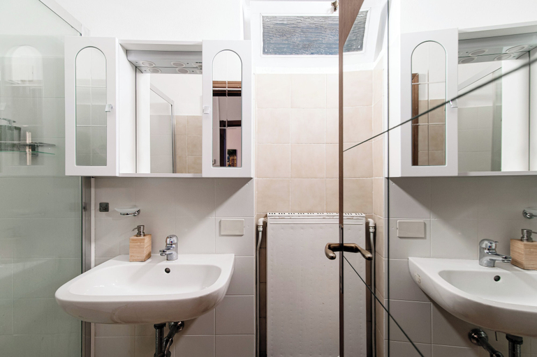 Bathroom 3, Vitani7, Como