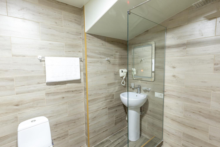 Bathroom 3, Pine Chalets by KA Group, Dusheti