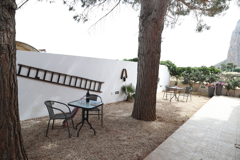Others 3, Villa I 2 Pini, Trapani