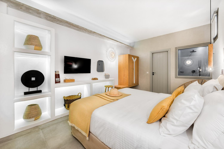 Bedroom 4, YPSELI Anafi's hive, South Aegean