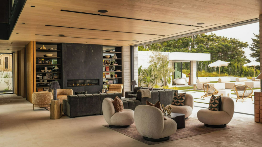 Others 4, The Dume Legacy, Los Angeles