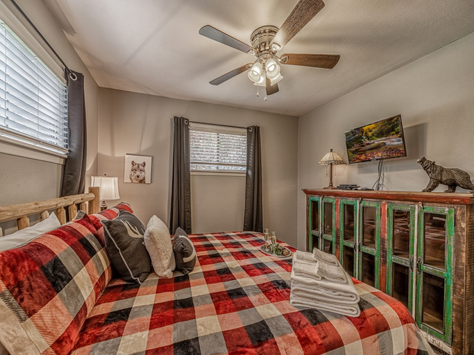 Bedroom 3, Texas Trio by Ruidoso Vacation Rentals, Lincoln