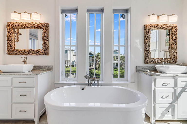 Bathroom 4, Casa Blanca 107 SE, Nueces