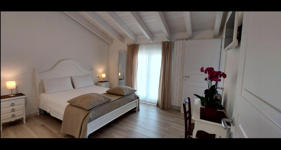 Bedroom 2, Casa Speri, Verona