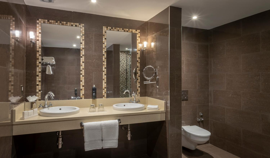 Bathroom 4, Clayton Hotel Dublin Airport, Dublin