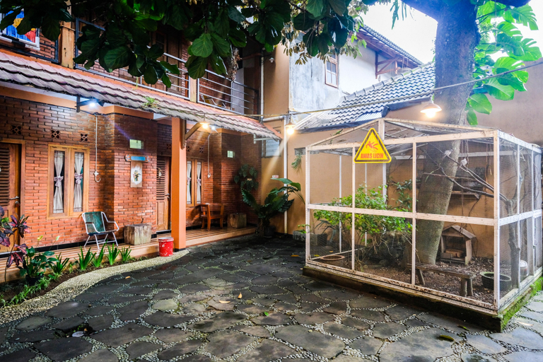 Exterior & Views 2, RedDoorz Syariah near Akmil Magelang, Magelang