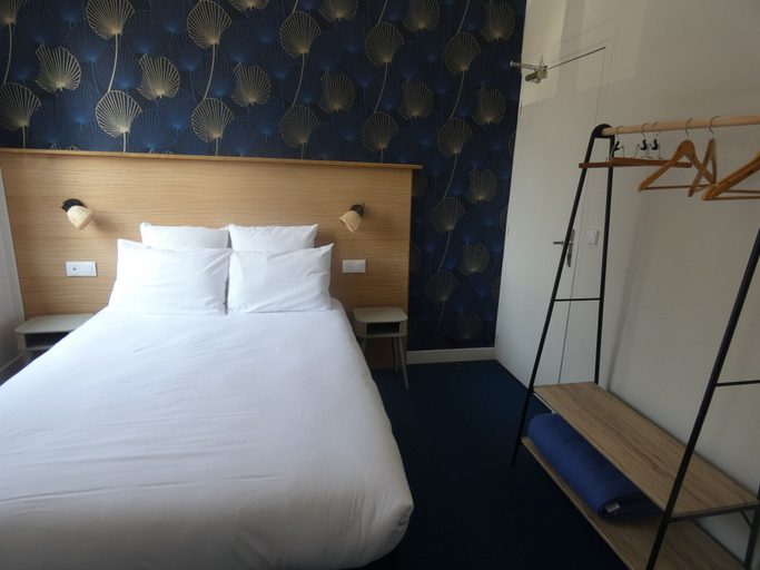 Bedroom 4, Hôtel de France, Calvados