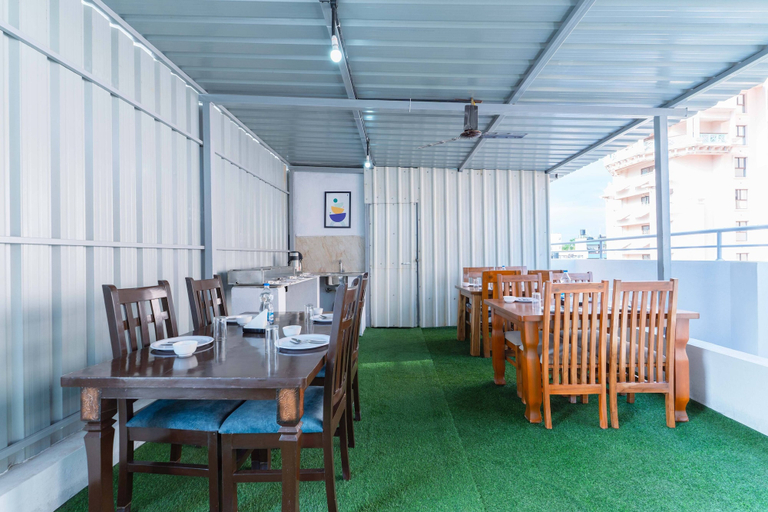 Food & Drinks 5, Treebo Emirates Suites Indiranagar, Bangalore