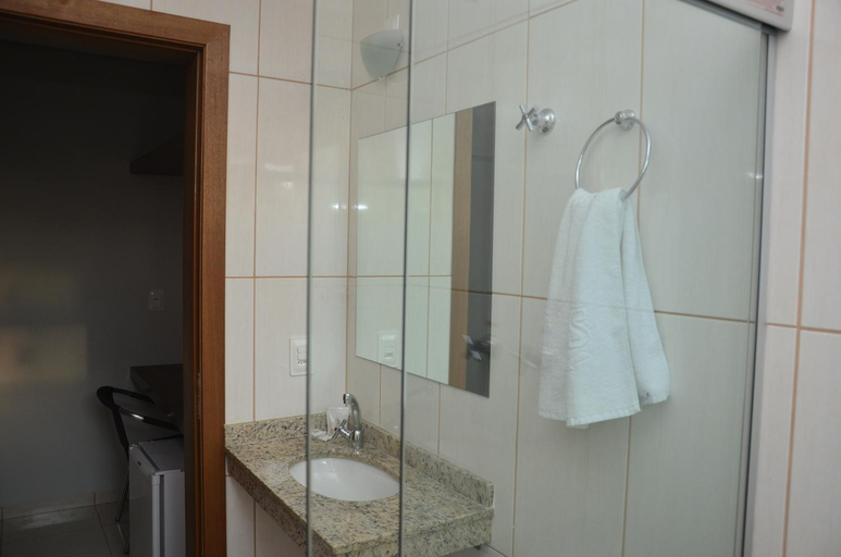 Bathroom 3, Tapajos Palace Hotel, Novo Progresso