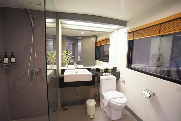 Bathroom 5